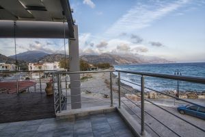 Apartment Gonis, 30 meters from the beach at South Crete